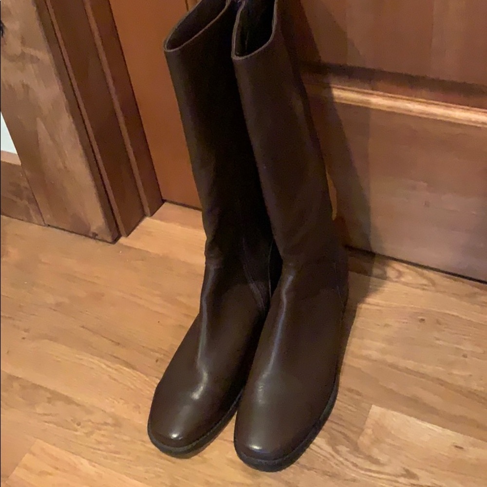 Brown leather boots - womens size 9 like new